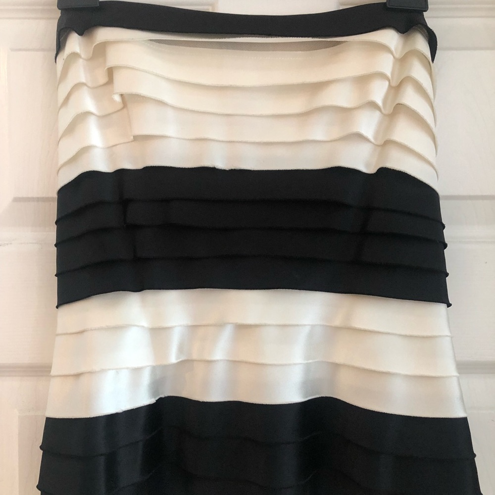 BCBG gorgeous black and white strapless formal gown